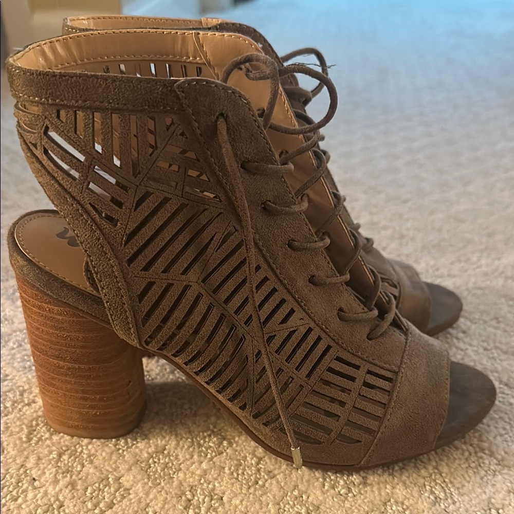 SAM EDELMAN Olive green heels